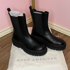 Good American Chelsea Boot